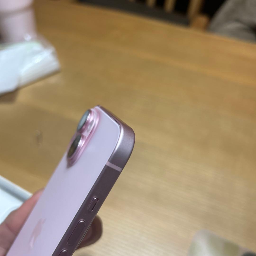 iPhone 15 128GB ピンク SIMフリー バッテリー90% 美品