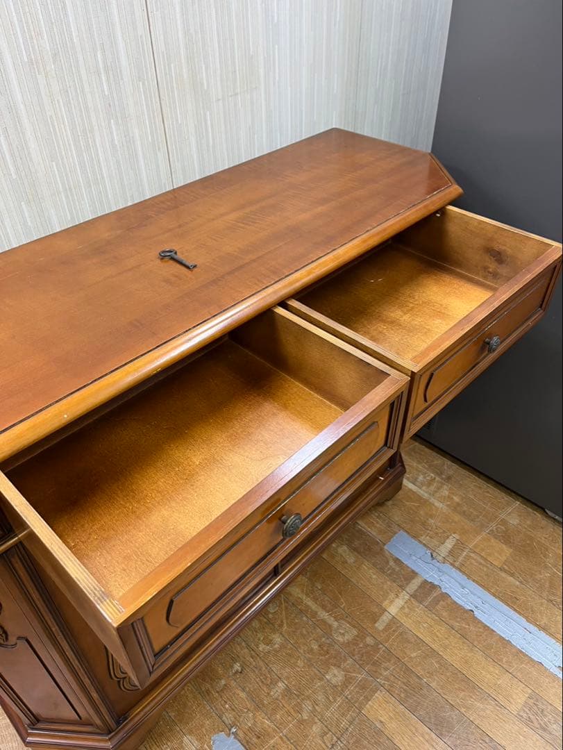 木製 サイドボード キャビネット アンティーク家具 イタリア 象嵌細工 鍵付き