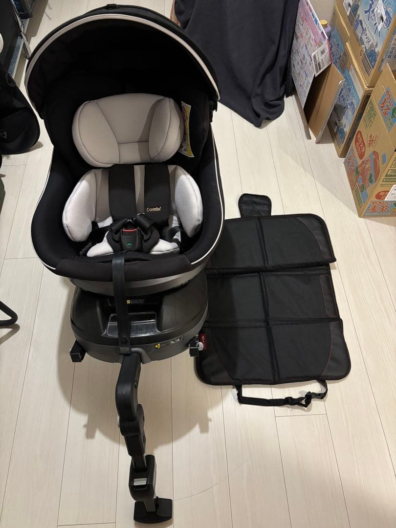 コンビチャイルドシート　西松屋 ISOFIXです。