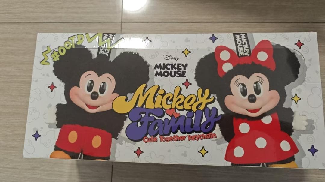 ポップマート　ディズニー　ぬいぐるみキーチェーンアソートBOX（８個入）