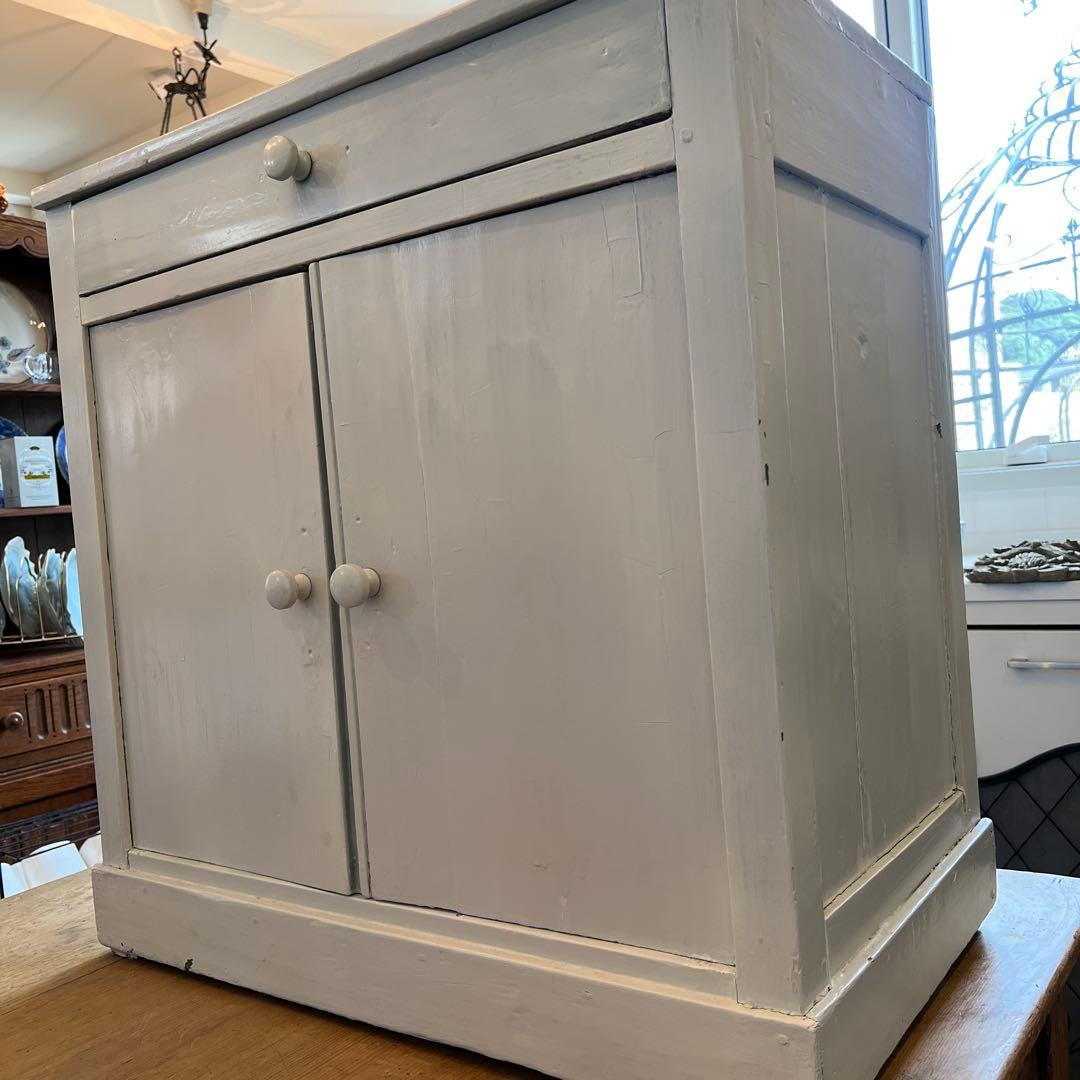 英国ヴィンテージ1950年〜塗りキャビネット 引き出し付き