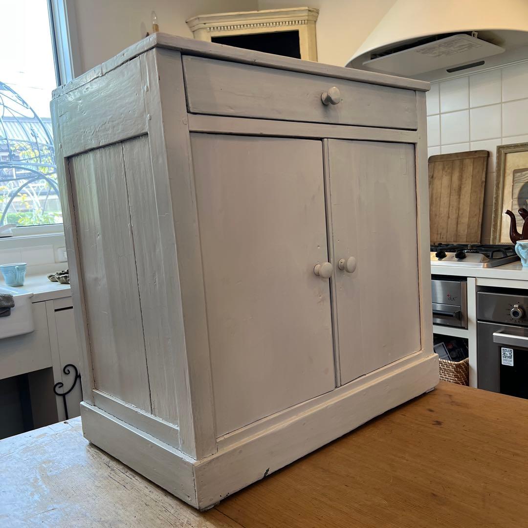 英国ヴィンテージ1950年〜塗りキャビネット 引き出し付き