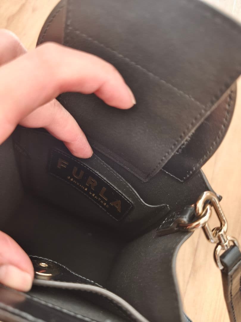 美品 FURLA フルラ ショルダーバッグ ハンドバッグ グレージュ 黒 レザー