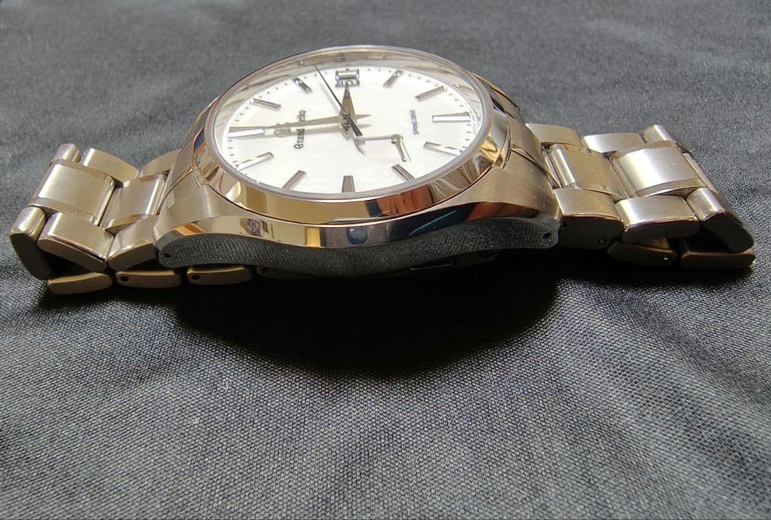 【けけけ】グランドセイコー SBGA211 雪白 スプリングドライブ