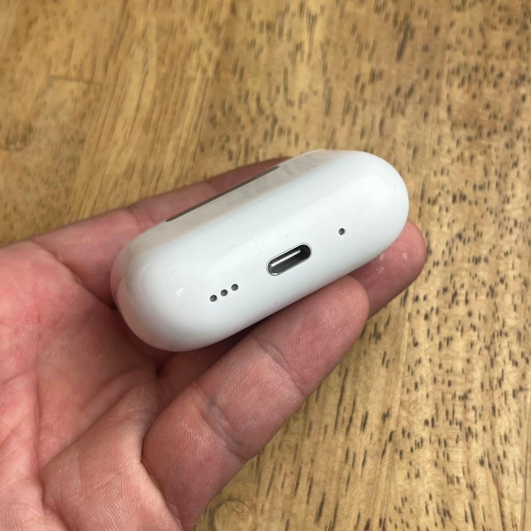 美品 AirPods Pro 第3世代 A3122 エアーポッズ プロ ケース