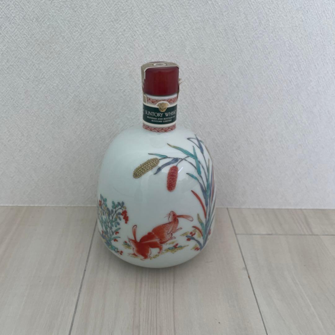 有田焼　色絵栗兎文瓶