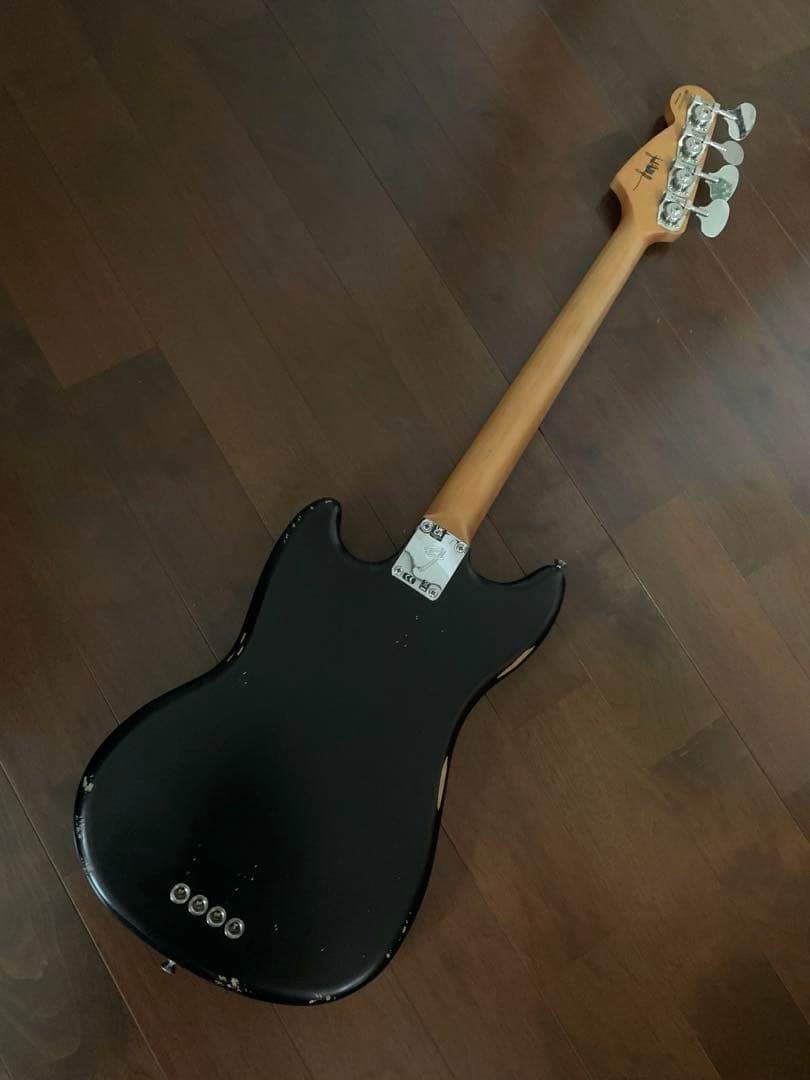ベース FENDER JMJ Road Worn Mustang Bass