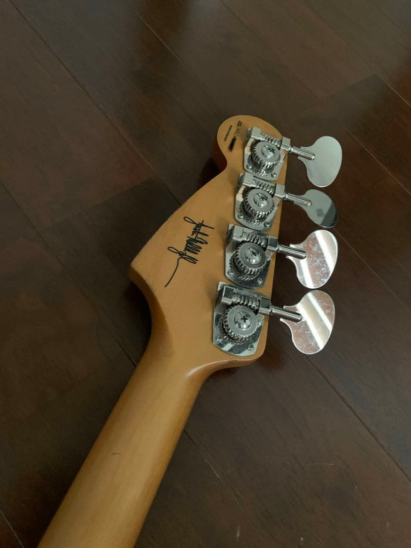 ベース FENDER JMJ Road Worn Mustang Bass