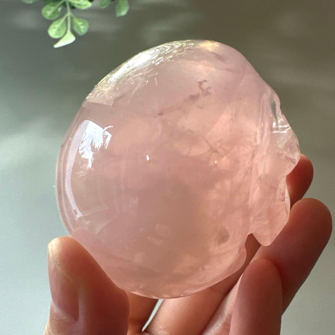 ローズクォーツ　スカル　マダガスカル　濃いめ　ピンク　天然石