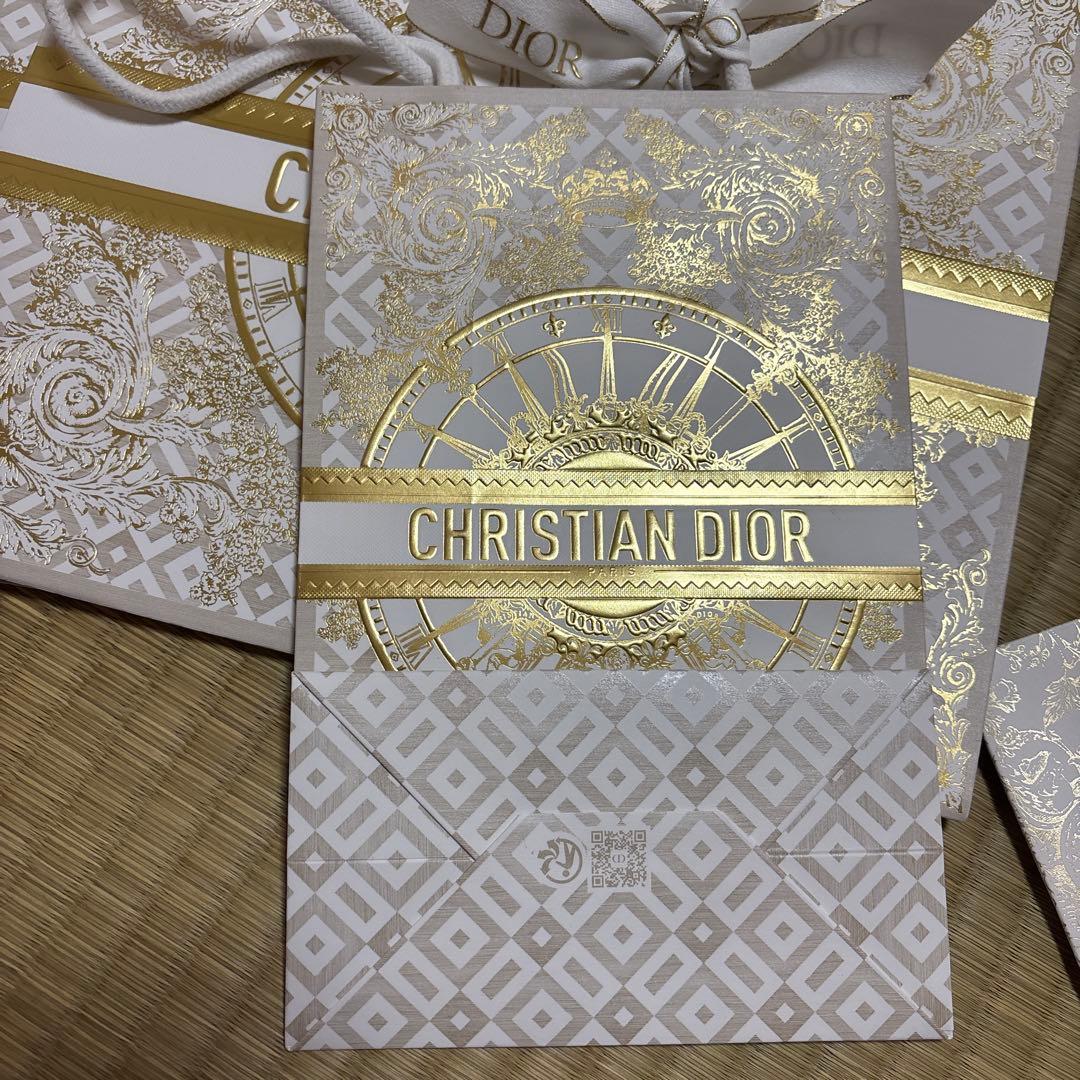 Dior ショッパー袋　まとめ売り　３２枚プラス１枚（おまけ）お値下げ不可