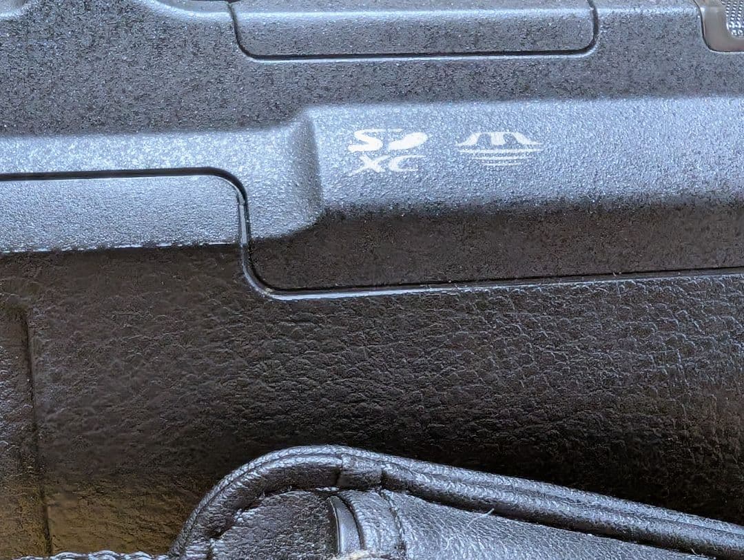 ソニー　SONY ビデオカメラ　HDR-CX630V　アクセサリーキット付き