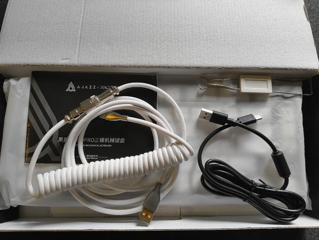 A.JAZZ AK820 Proメカニカルキーボード+クリスタルキーキャップ