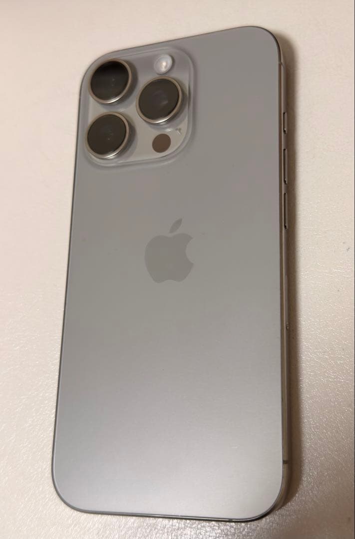 Apple iPhone 15Pro ナチュラルチタニウジャンク品