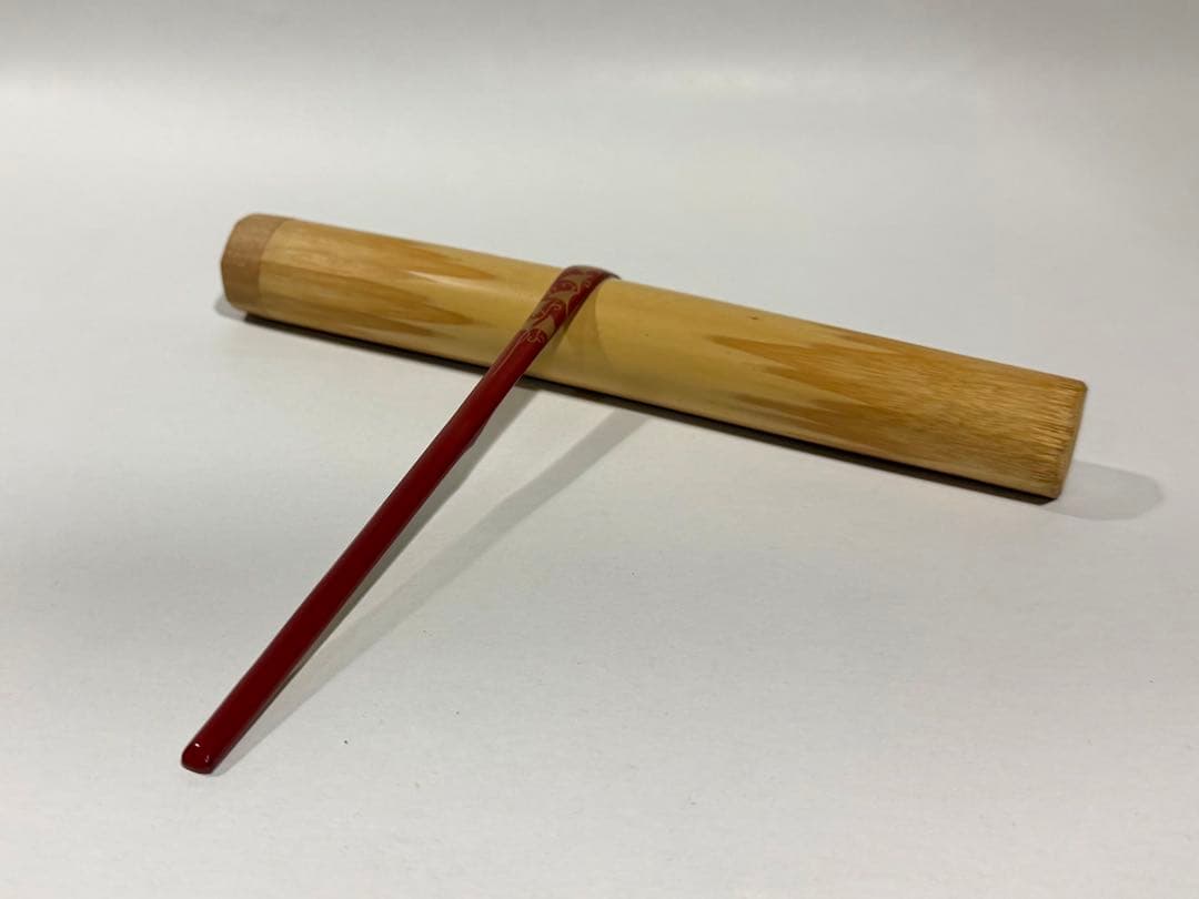 表千家堀内宗完(兼中斎） 竹茶杓　銀杏蒔絵銘(和心)