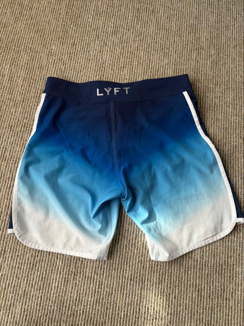 LYFT サーフパンツ ボードショーツ Sサイズ　完売品