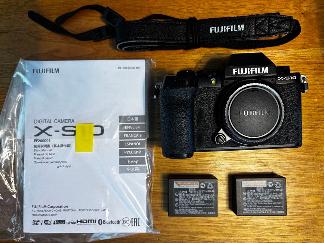 【美品】FUJIFILM X-S10 本体 バッテリー2個