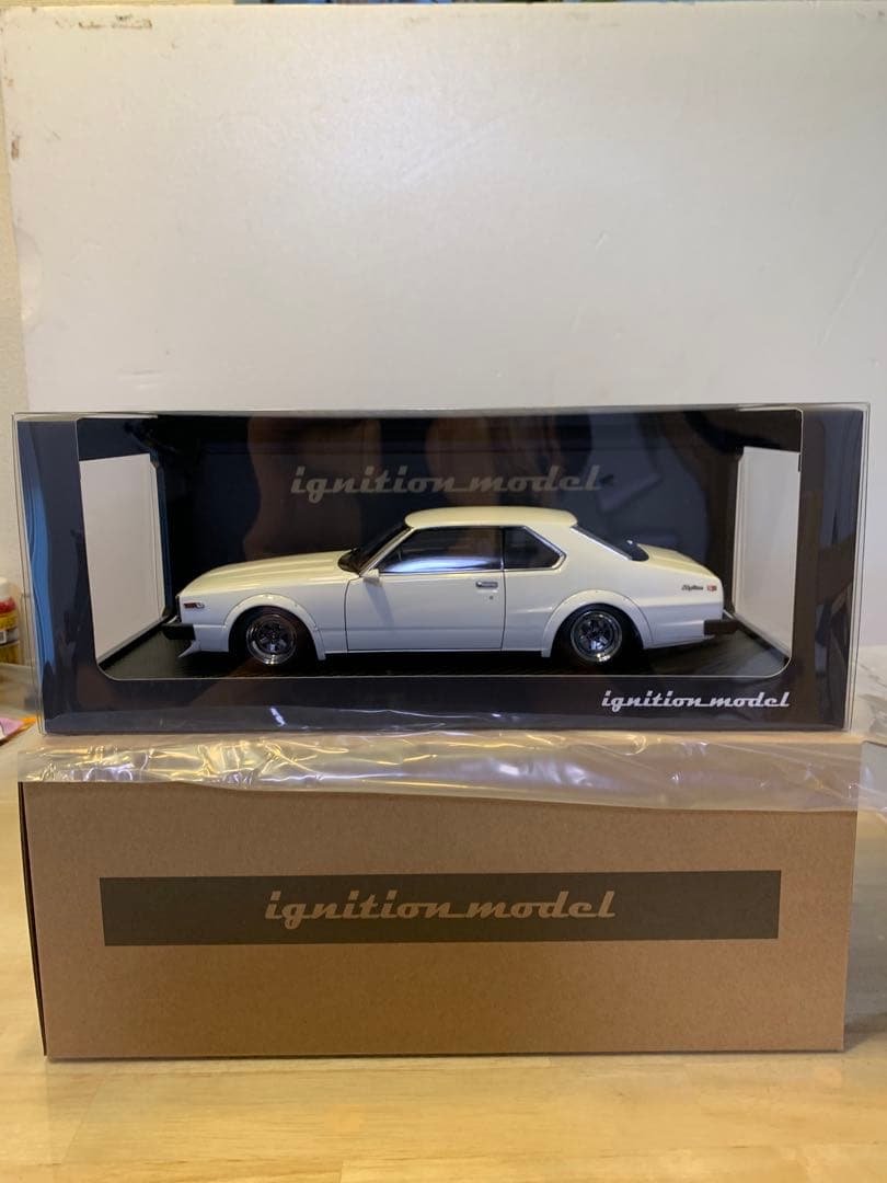 IGモデル1/18 日産 スカイライン 2000 GT-ES C210 ホワイト