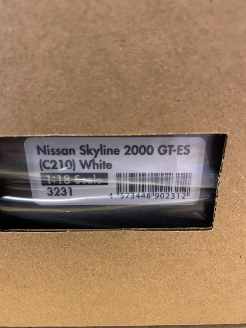 IGモデル1/18 日産 スカイライン 2000 GT-ES C210 ホワイト