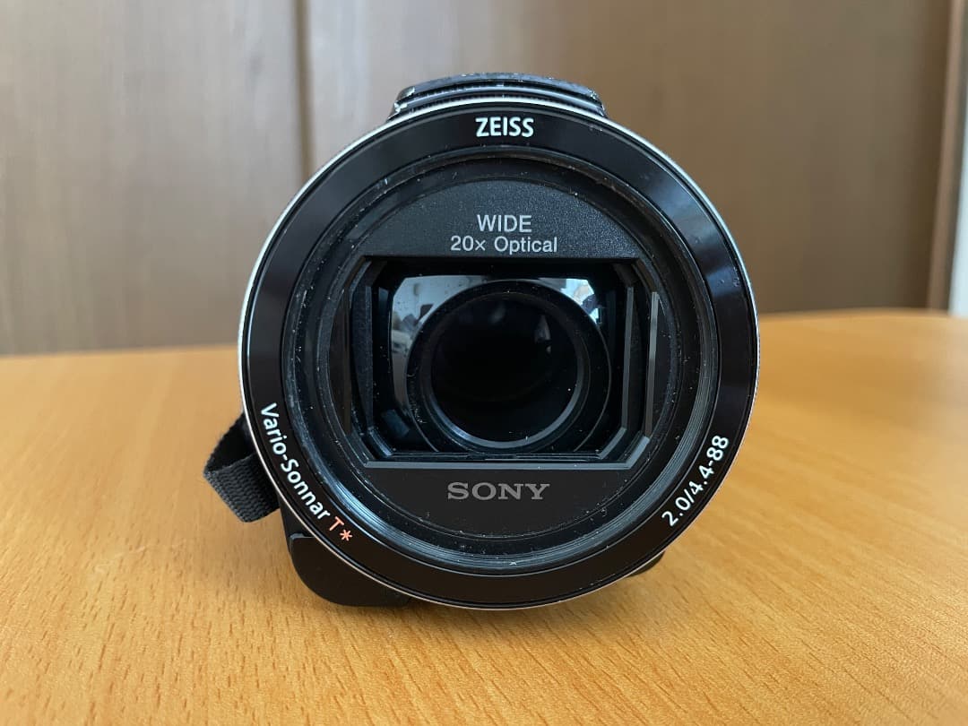 ソニービデオカメラ　AX55/充電器&バッテリー2個