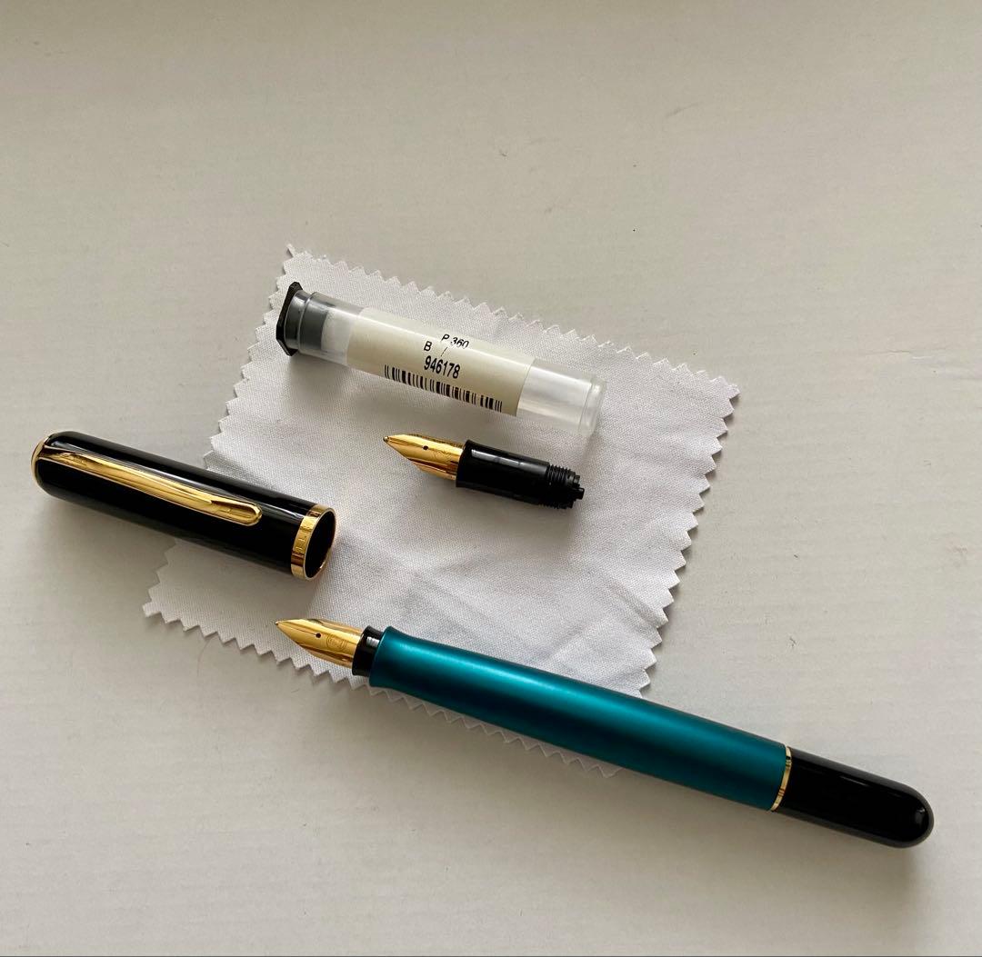 Pelican Epoch 万年筆・グリーン　ペン先(F・B)2種あり