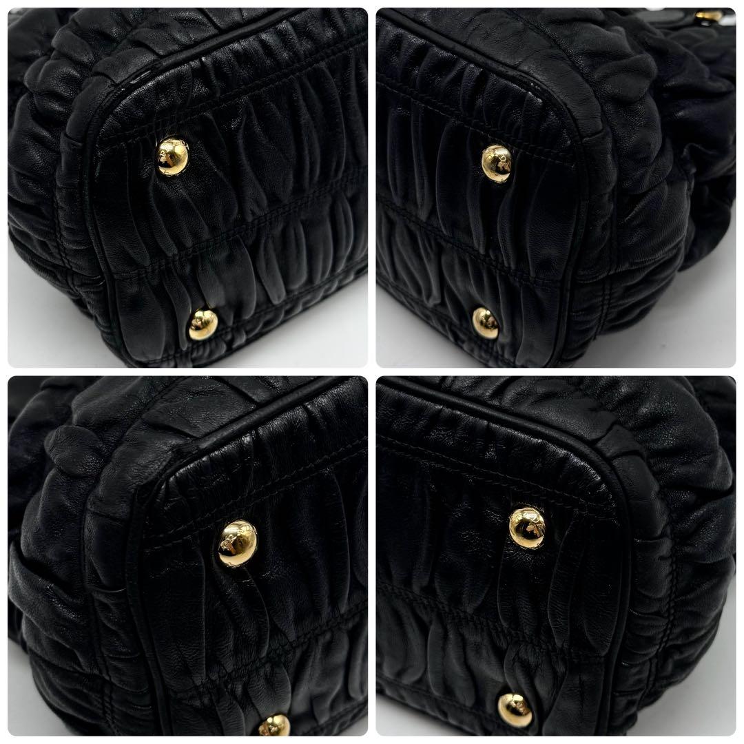 【近年型・美品】プラダ プリーツ ギャザー ナッパレザー 2way ハンドバッグ