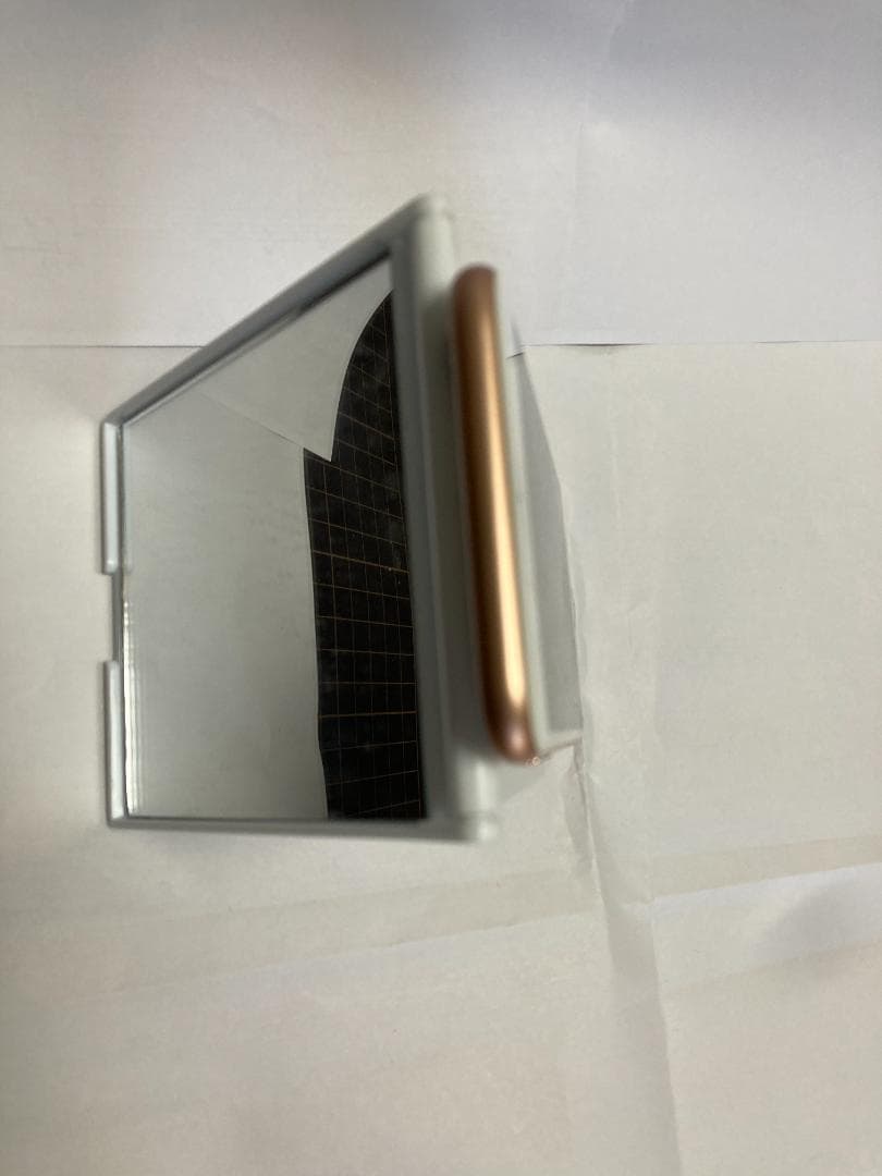 【美品】Apple iPhone 8 ゴールド 本体