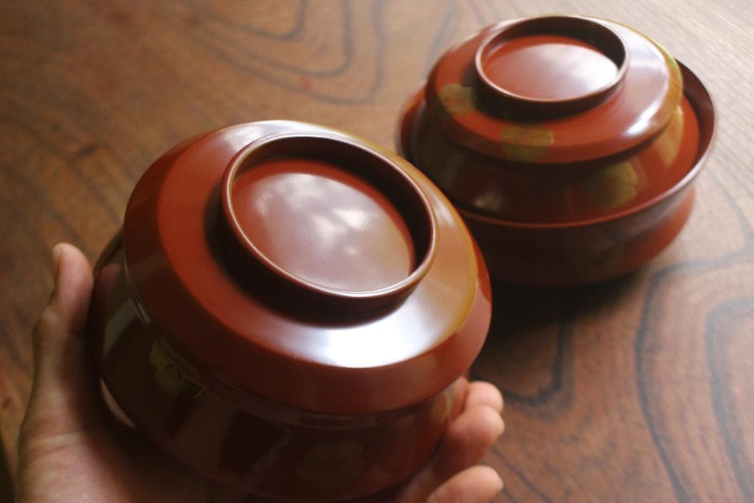 デッドストック！深みある朱漆に優美な梅蒔絵の映えるお椀2点（検輪島塗京塗雑煮椀