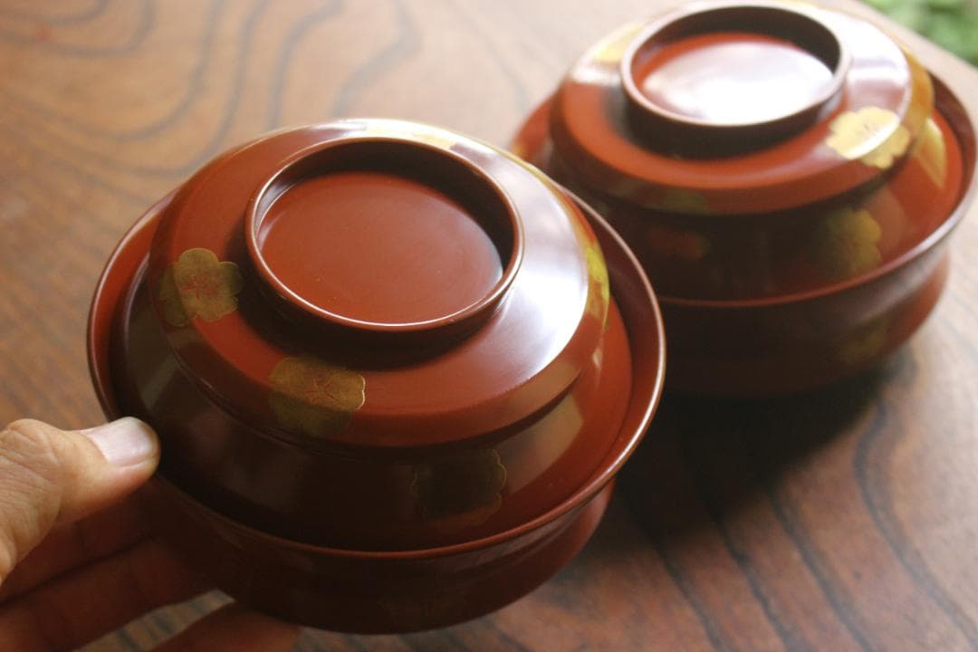 デッドストック！深みある朱漆に優美な梅蒔絵の映えるお椀2点（検輪島塗京塗雑煮椀