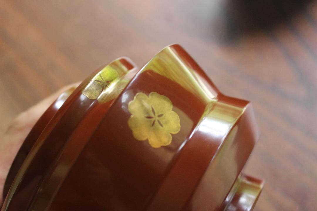 デッドストック！深みある朱漆に優美な梅蒔絵の映えるお椀2点（検輪島塗京塗雑煮椀