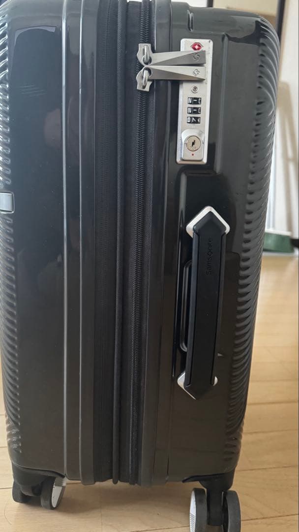 Samsonite Volant Spinner 機内持ち込みサイズの荷物