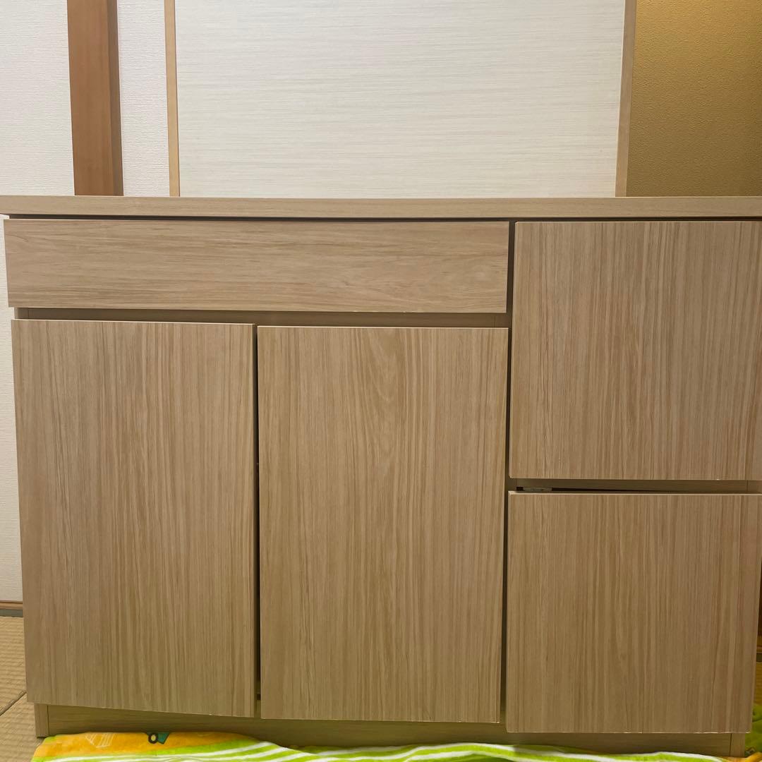 キャビネット 3扉　ノートパソコン収納付き