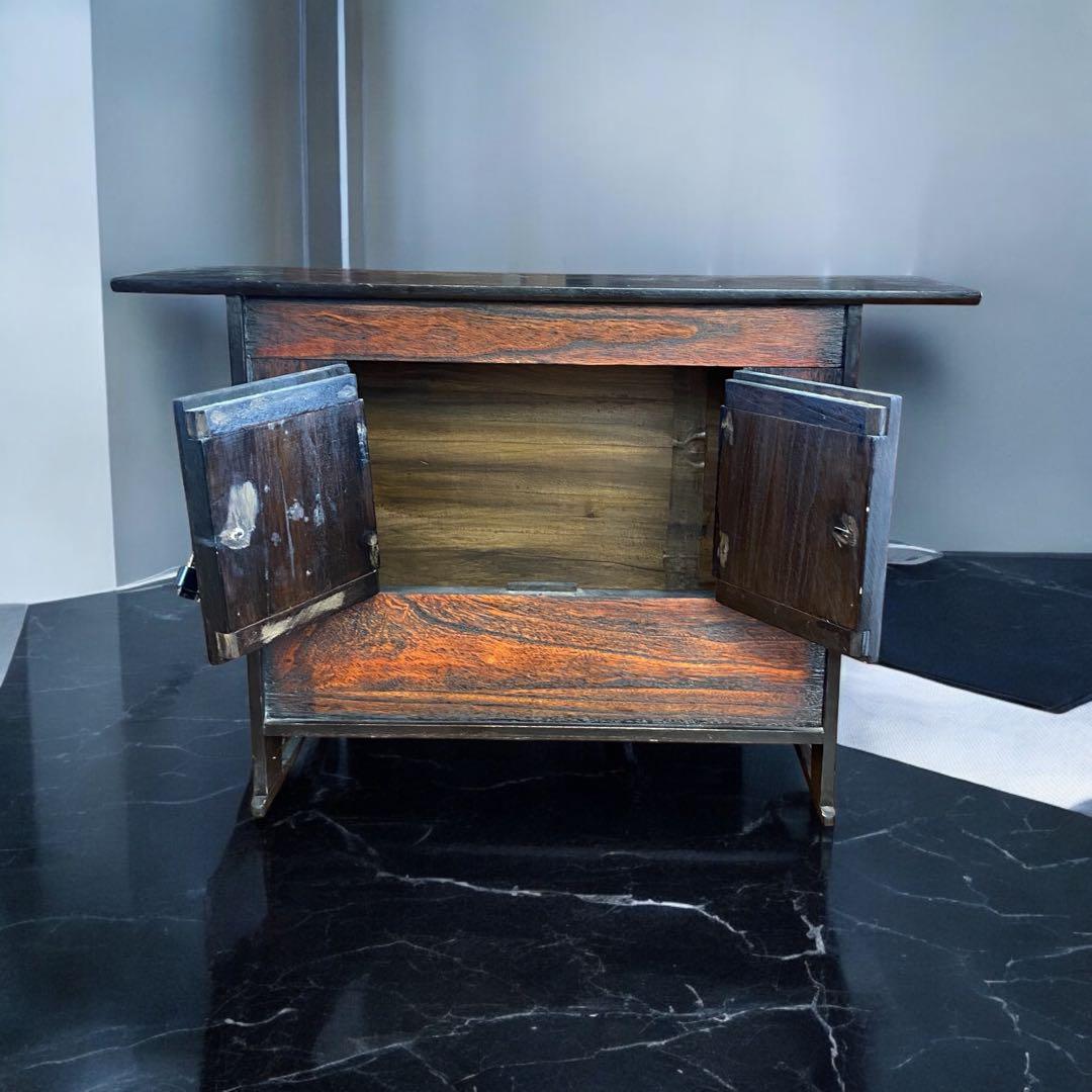 雰囲気のよいアンティーク家具★飾り棚　箪笥　時代物の錠前付き