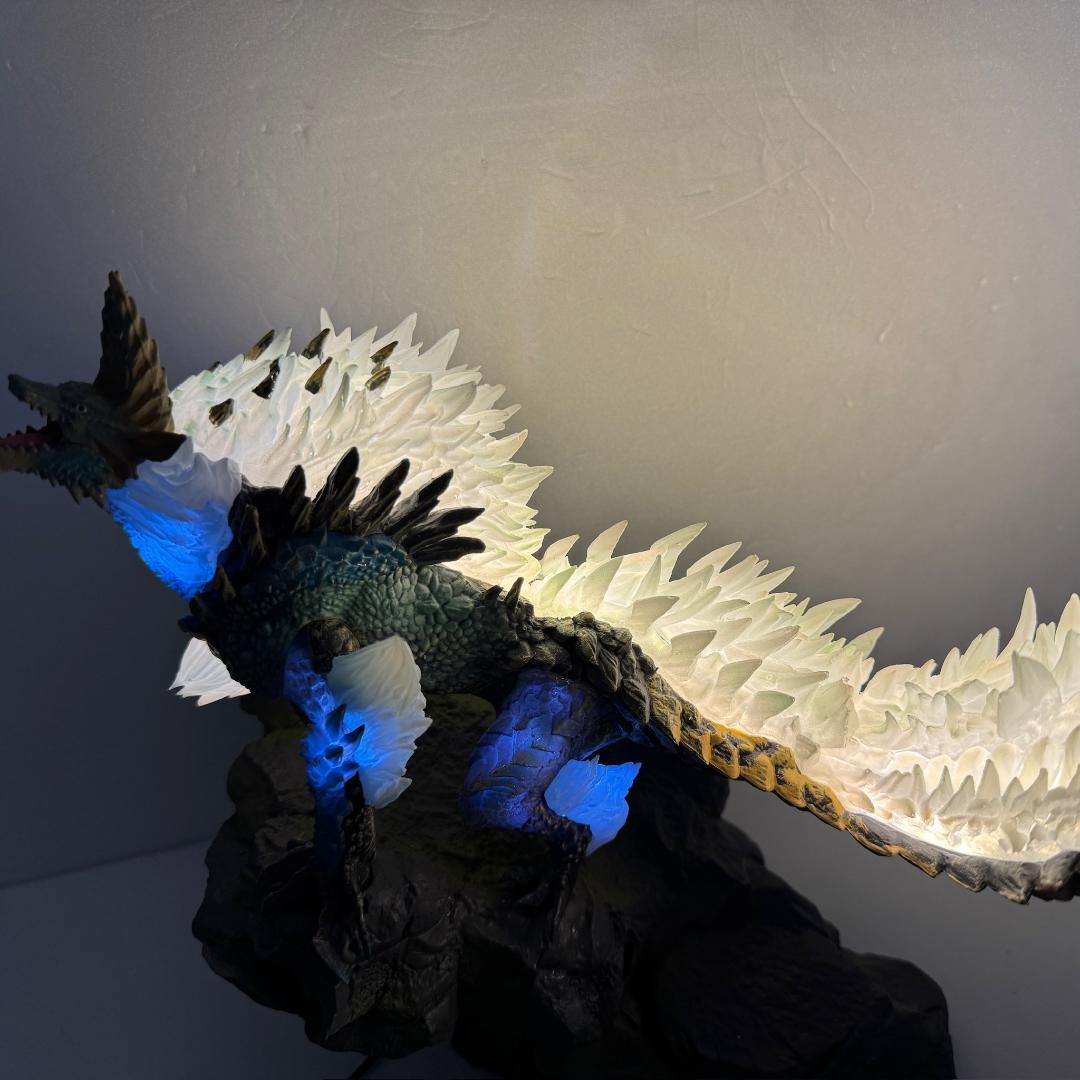 モンスターハンター ジンオウガ フィギュア 雷狼竜 LED点灯　特大サイズ