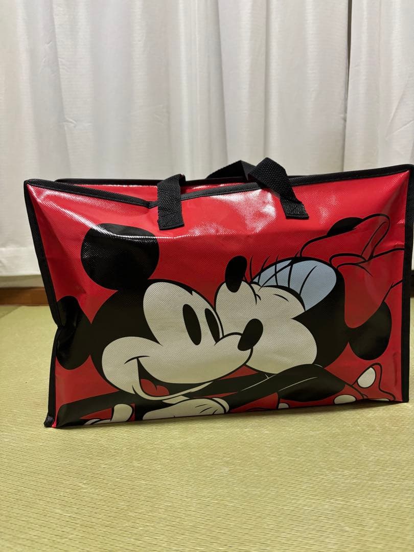 ディズニーストア　ラッキーバッグ　2026　福袋　&バスタオル♡ミッキーボトル！