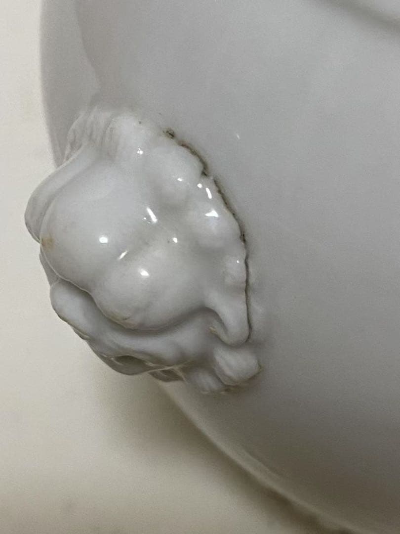 中国美術 德化窯 白磁寿桃鈕雙獅耳鼓釘茶叶罐 蓋物 陶器 清代古玩 唐物 骨董品