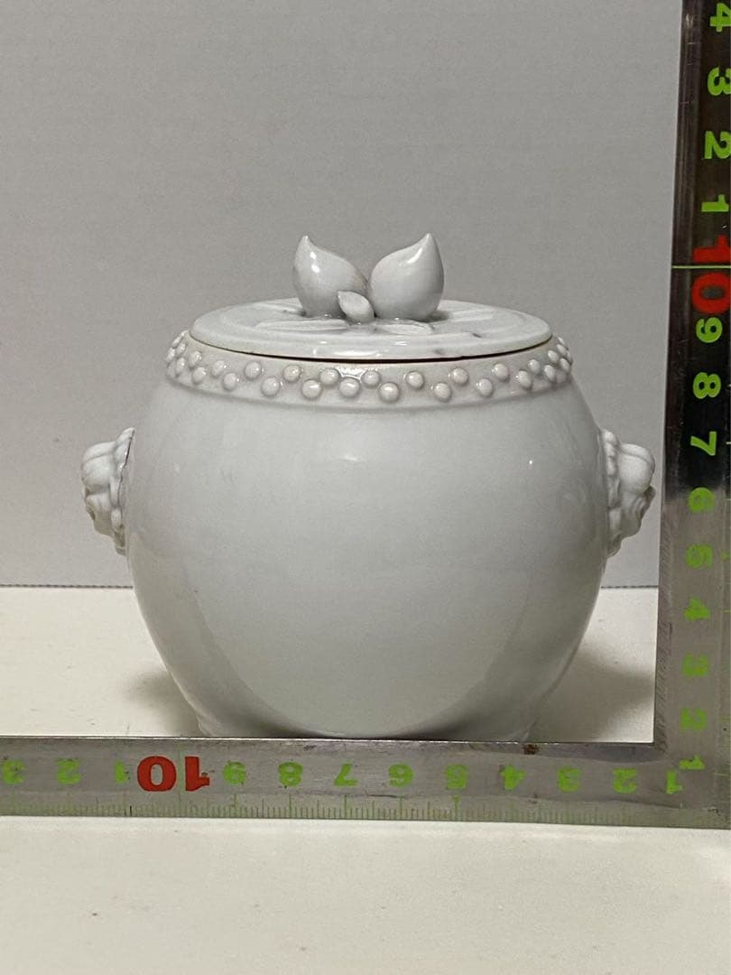 中国美術 德化窯 白磁寿桃鈕雙獅耳鼓釘茶叶罐 蓋物 陶器 清代古玩 唐物 骨董品