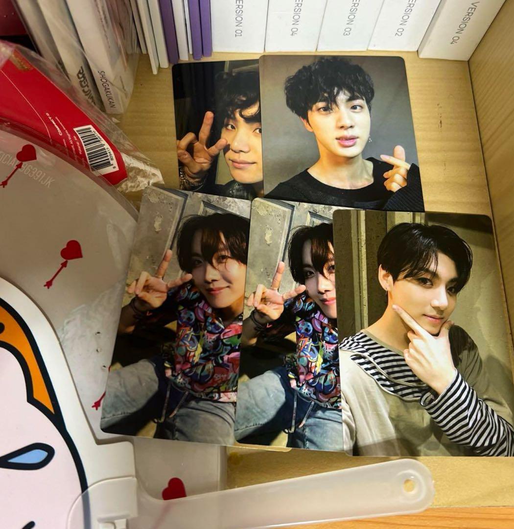 BTS グッズ まとめ アルバム うちわ アミボム トレカ DVD LYS 防弾