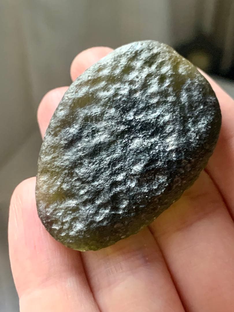 最強パワーストーンモルダバイト　テクタイト　隕石　ヒーリング鉱物標本　リビアン