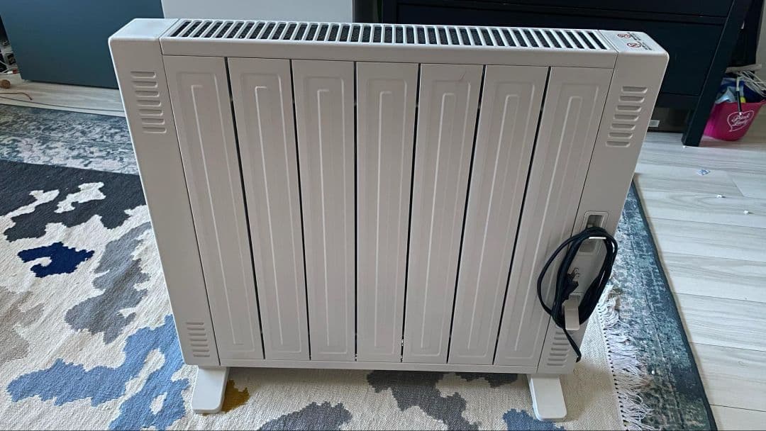 ホワイト スリムデザイン 電気ヒーター エスケイジャパ。