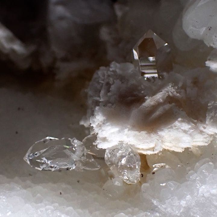 【イタリア/カラーラ産】カラーラダイヤモンドクォーツ