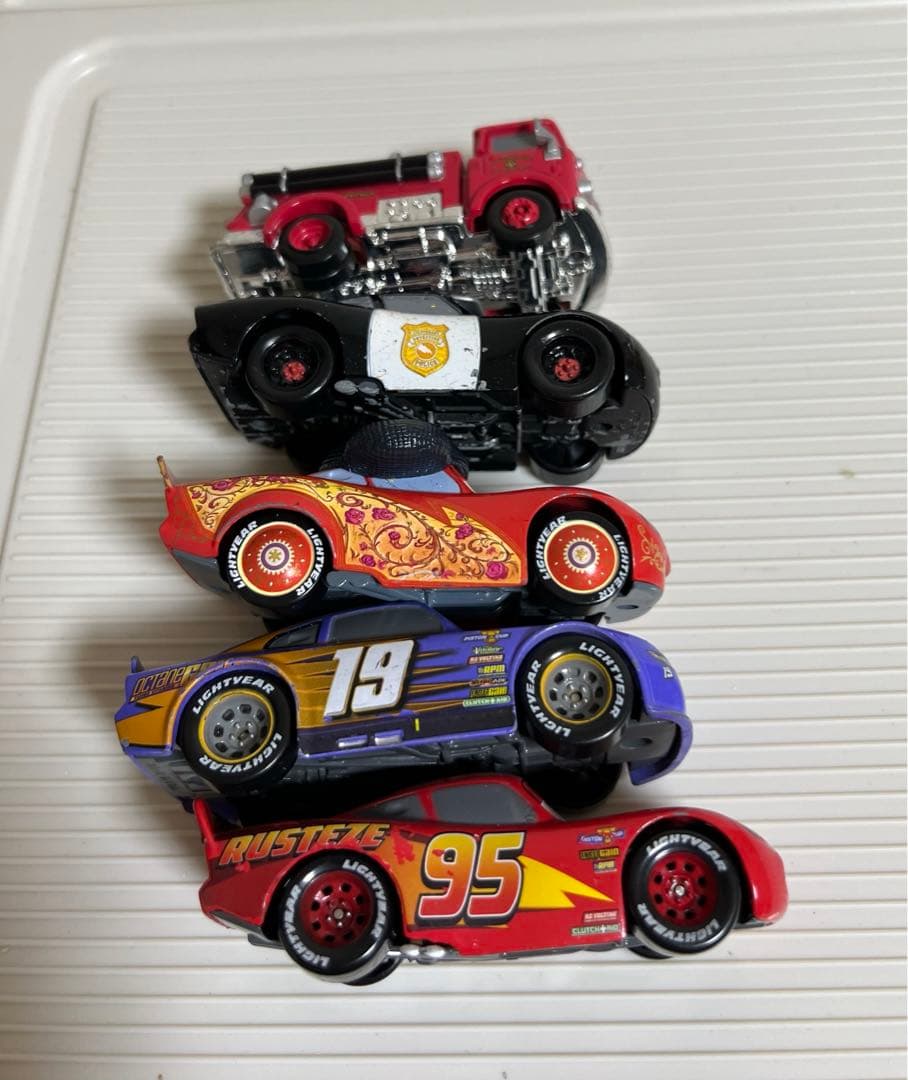 カーズ、ミニカー、BOBBY SWIFT No.19（大きいミニカー）