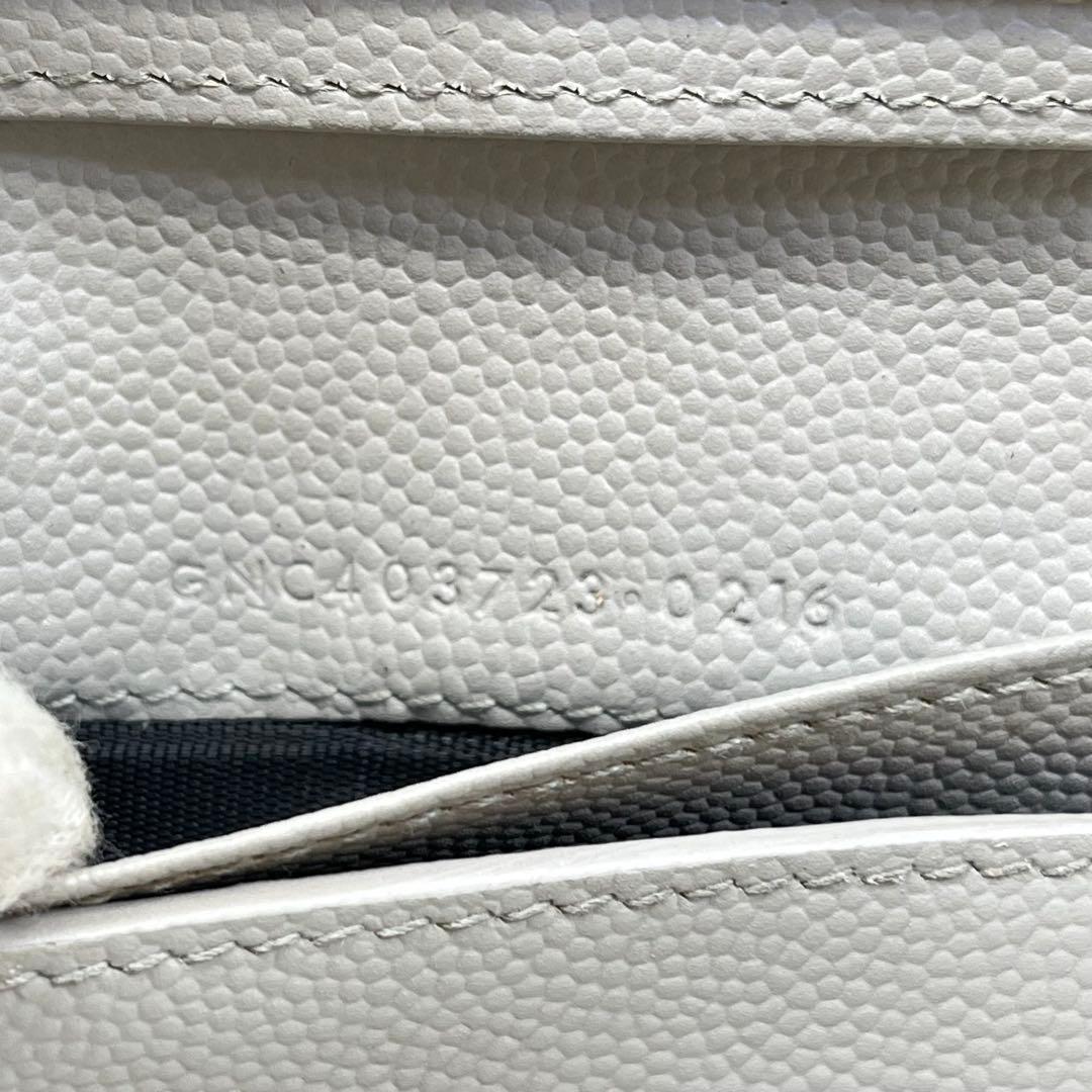 サンローラン 二つ折り財布 カサンドラ Vステッチ キャビアスキン 保存袋付き