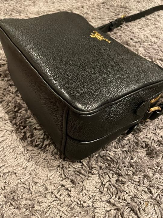 PRADA★ショルダーバッグ（ブラック）