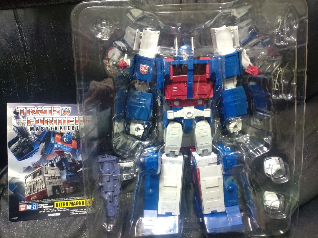 タカラトミー　マスターピースウルトラマグナス
