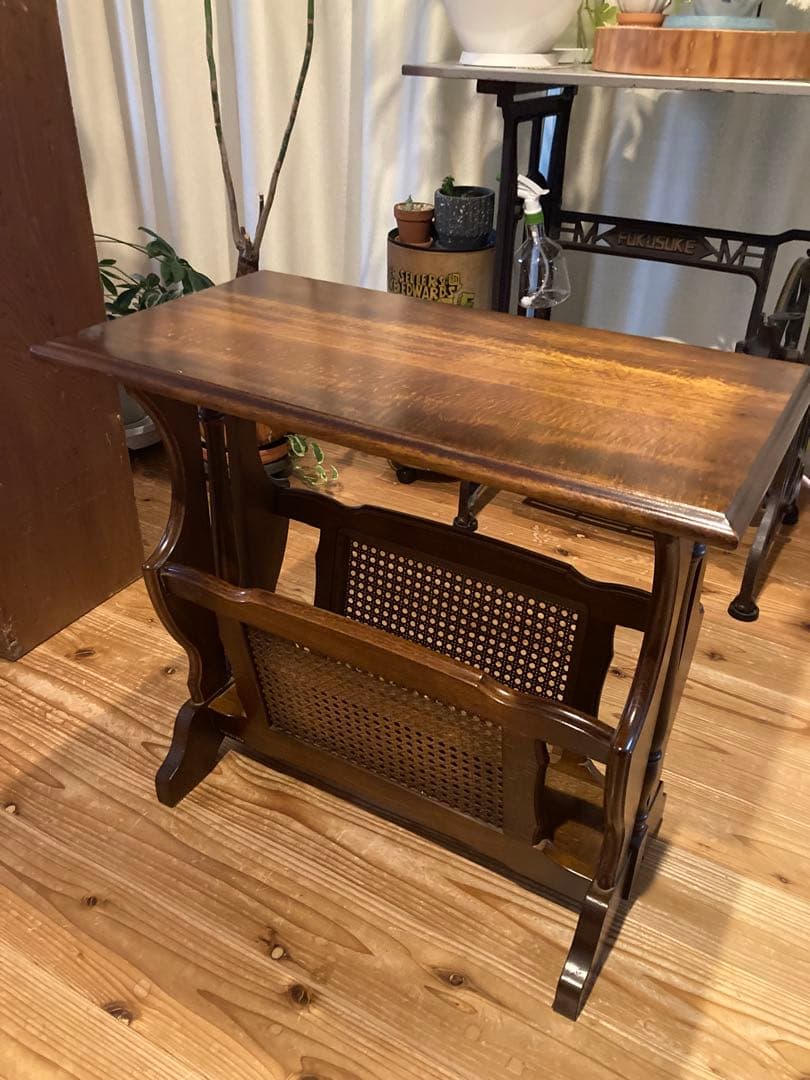 カリモクコロニアル　マガジンラック付サイドテーブル　木製　昭和レトロ