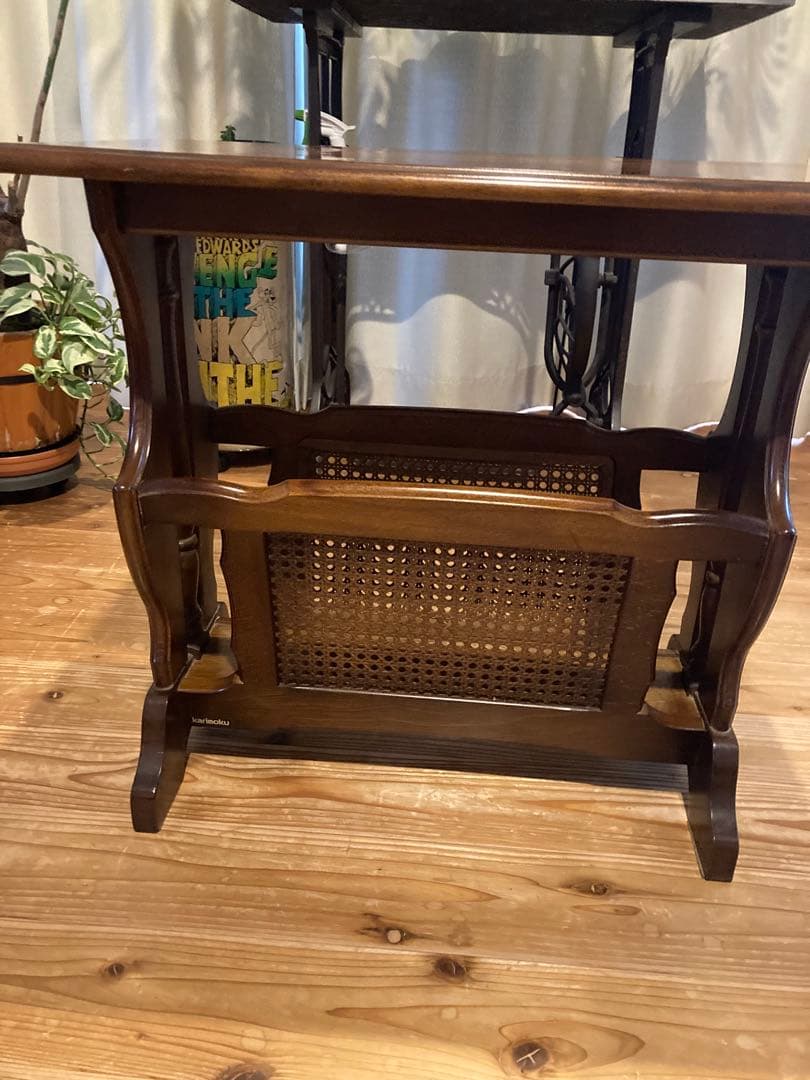 カリモクコロニアル　マガジンラック付サイドテーブル　木製　昭和レトロ