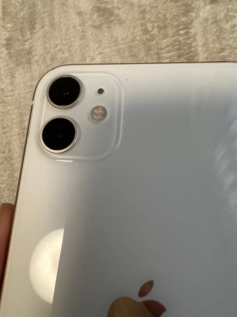 iPhone11 ホワイト 64G 本体　SIMフリー　イヤフォン付き