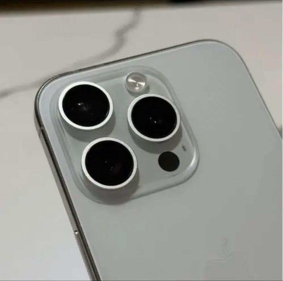 値下げ不可　Apple iPhone 15Pro シルバー 本体