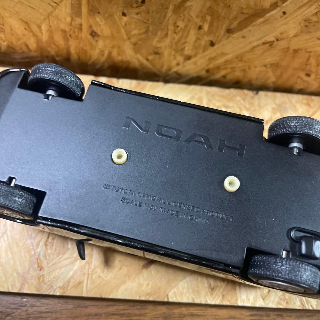激レア！　トヨタ非売品　カラーサンプル ノア　ミニカー
