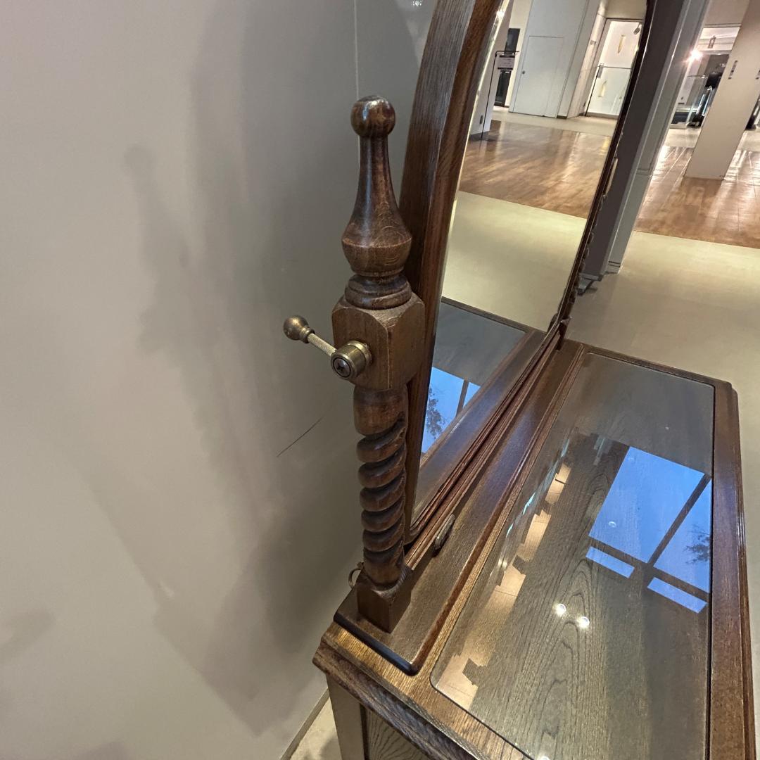 期間限定値下♥【高梨産業 ＲＯＢＩＮ】　オーク無垢材　ドレッサー 椅子付き